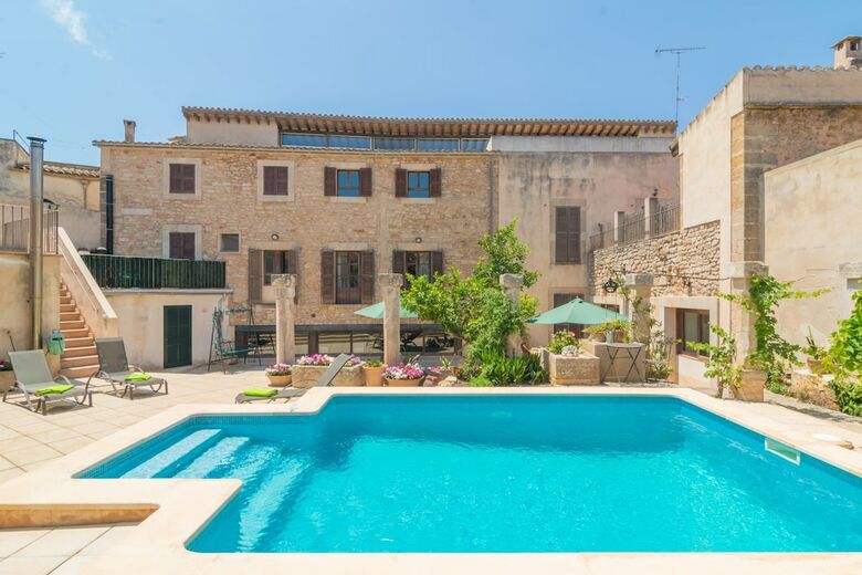 Villa Cal Senyor Dami�