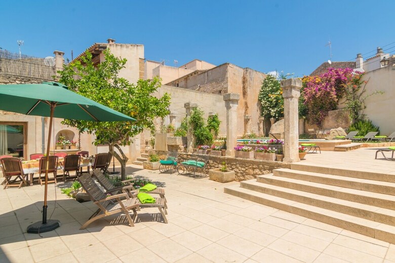 Villa Cal Senyor Dami�