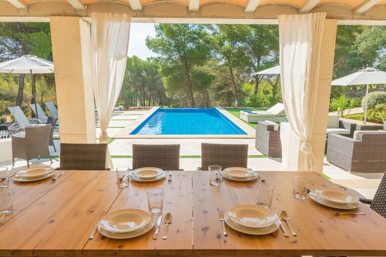 Villa Pins