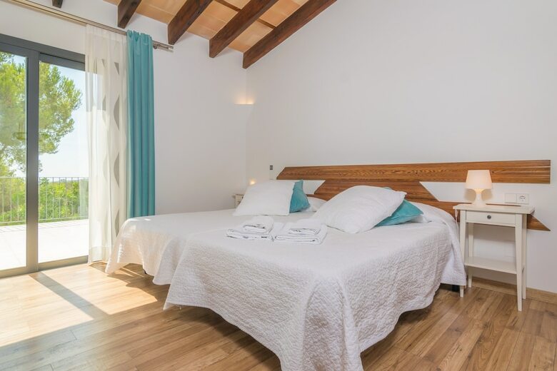 Villa Pins