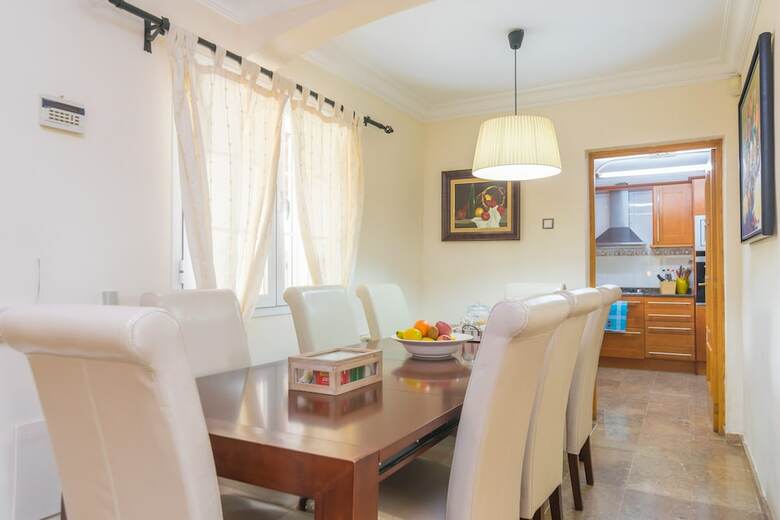 Villa Garball�