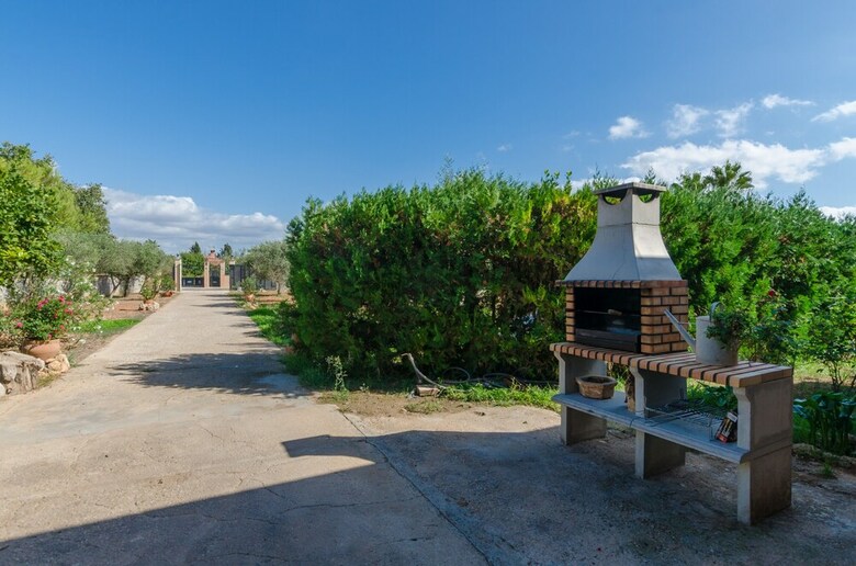 Villa Garball�