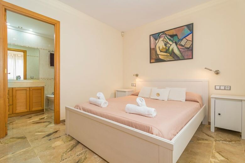 Villa Garball�