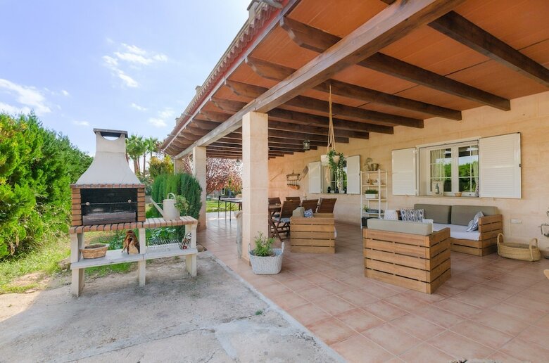 Villa Garball�