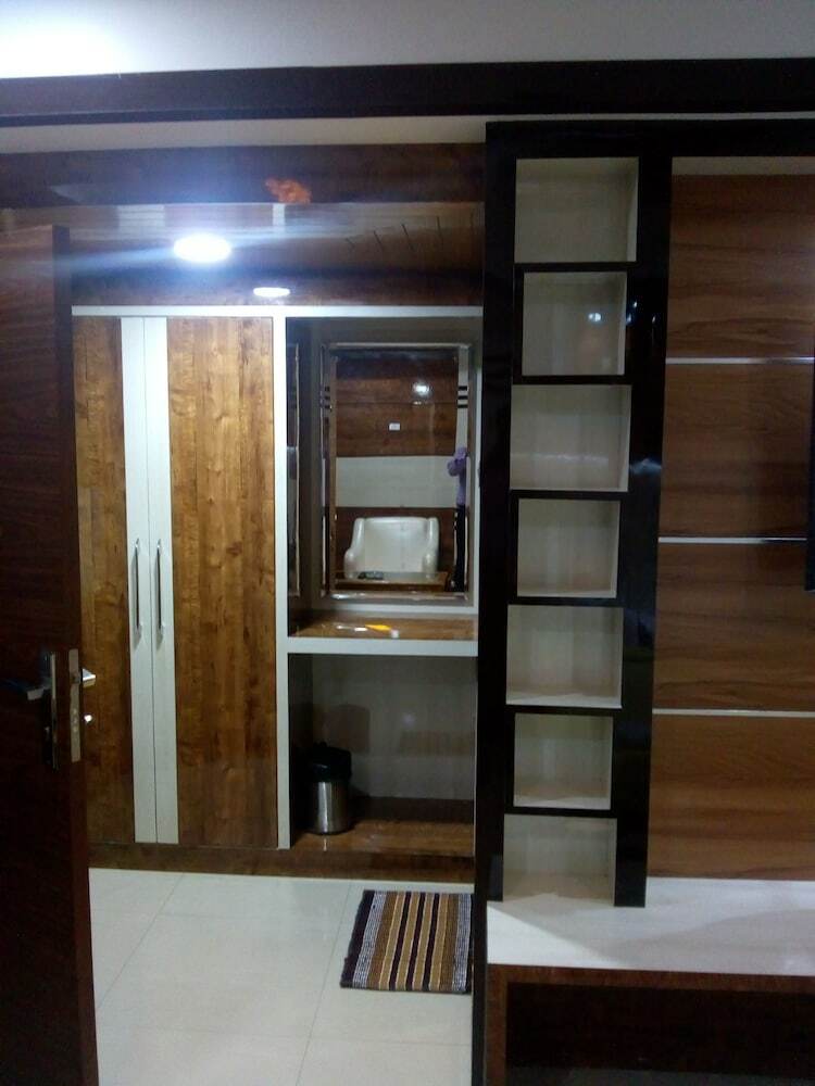 Hotel Rodili Residency