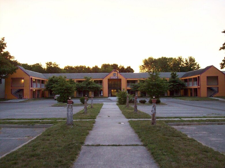 Motel Courtesy Inn