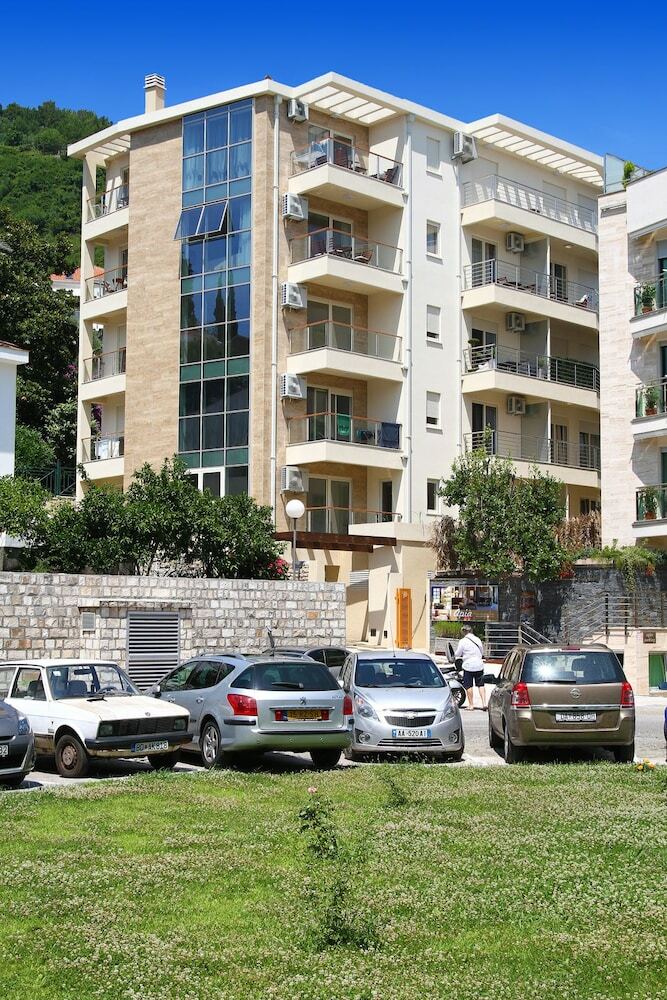 Sarap Apartments Budva