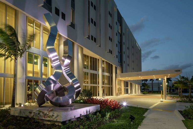 Hotel Doubletree By Hilton Miami - Doral, Fl