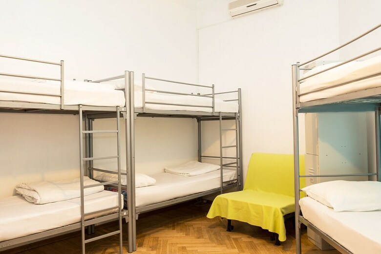 Hostal Mainhostels