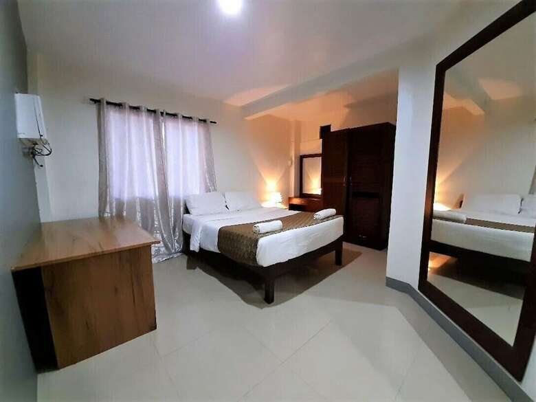 Conrada's Place Hotel And Resort