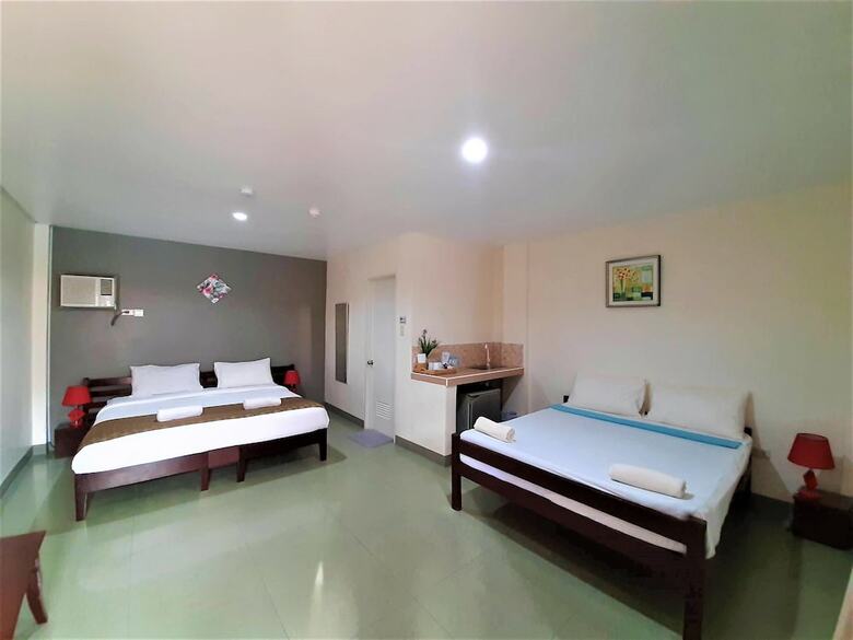 Conrada's Place Hotel And Resort