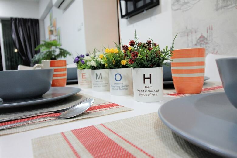 Apartamentos H2h Euro House