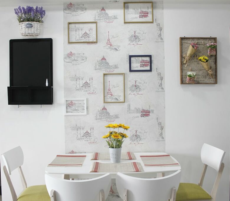 Apartamentos H2h Euro House
