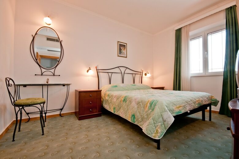 Barba Petra Dvori Apartments