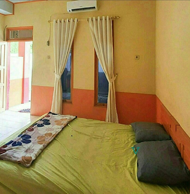 Bed & Breakfast Rainbow Singkawang