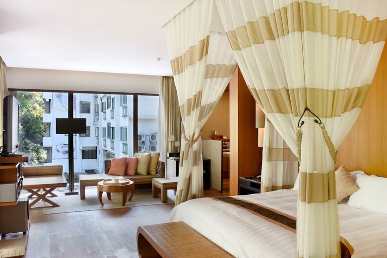 Honeymoon Hotel