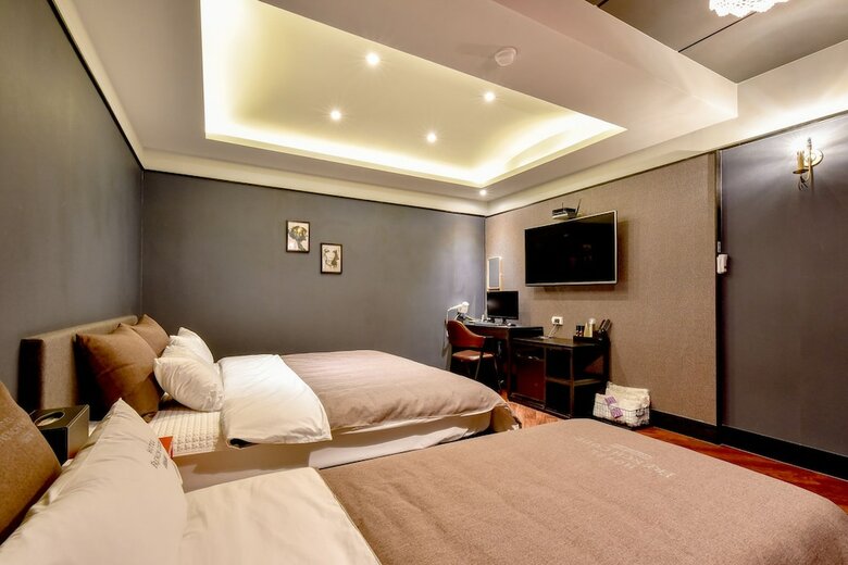 French Code Hotel