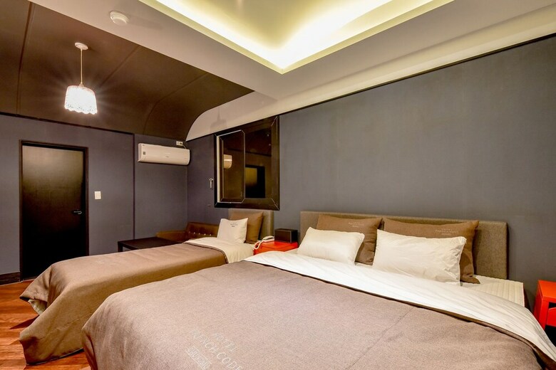 French Code Hotel