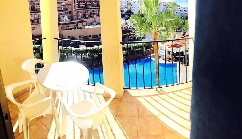 Apartamentos Estudio Castle Habour White