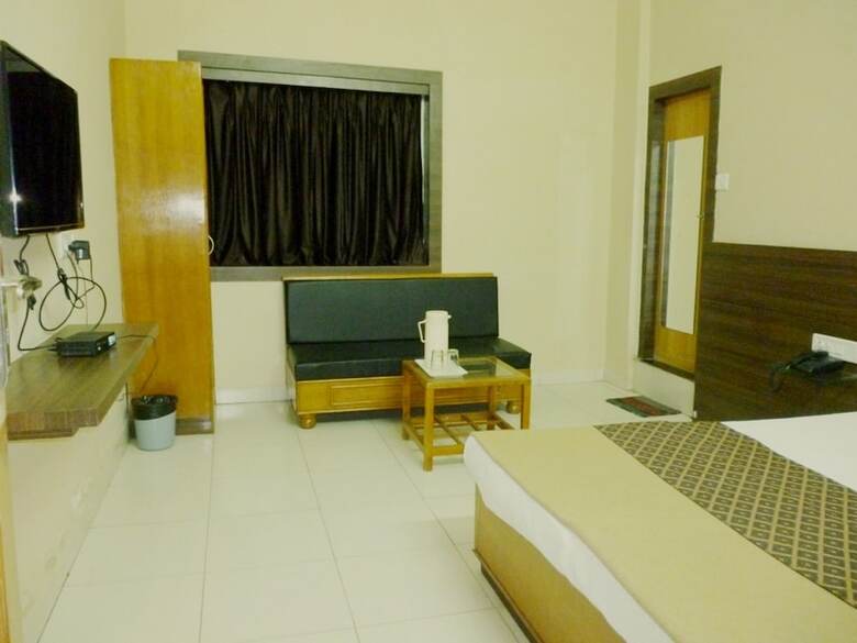 Hotel Empire Gandhidham