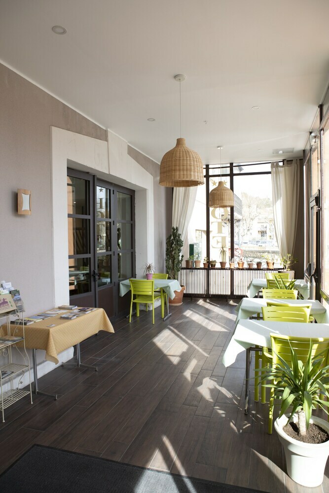 L'aptois Hotel