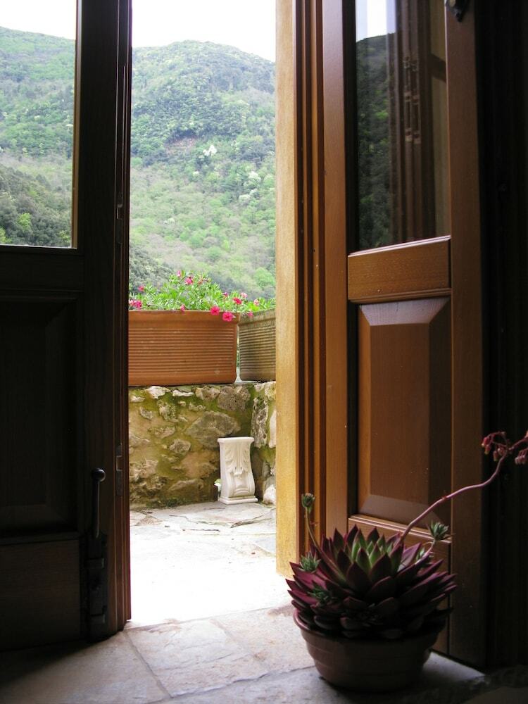 Almora Bed & Breakfast