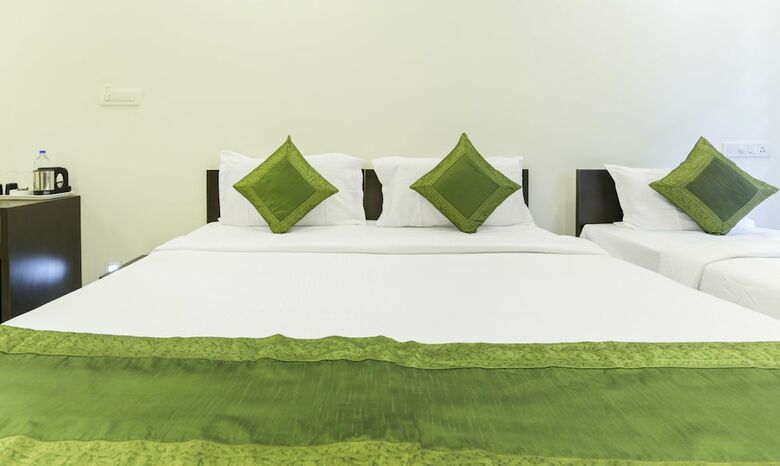 Hotel Treebo F Square