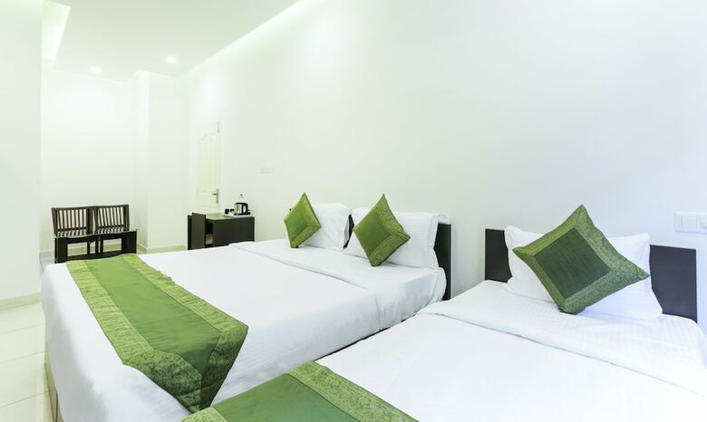 Hotel Treebo F Square