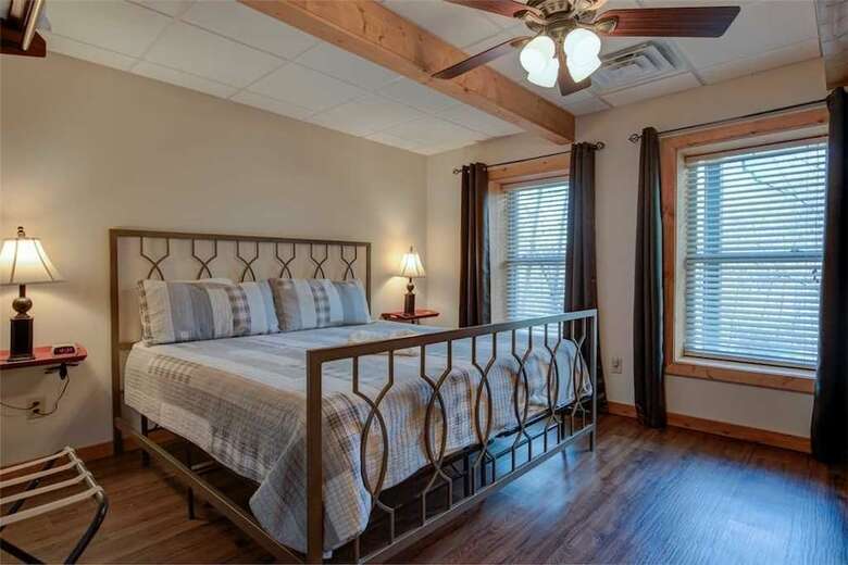 Emory House 8 Bedroom Home With Hot Tub