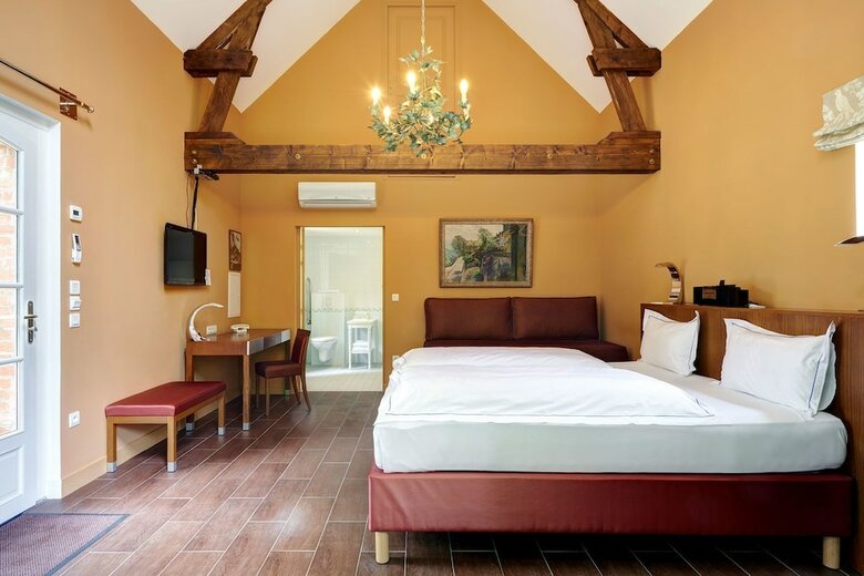 Hotel Manoir De Contres