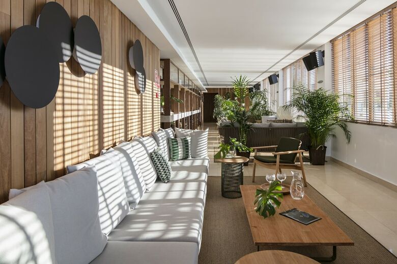 Hotel Me Madrid By Melia