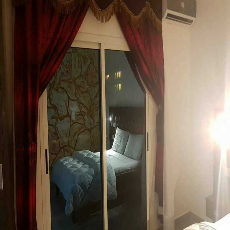 Eifell's Hotel's