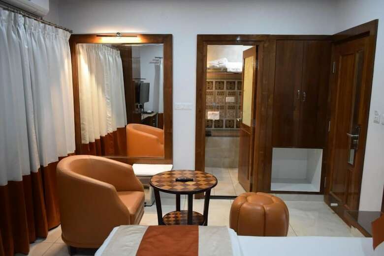 Hotel Loksagar