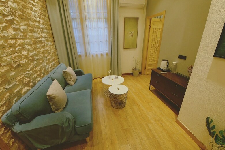 Hostal Simple Palace