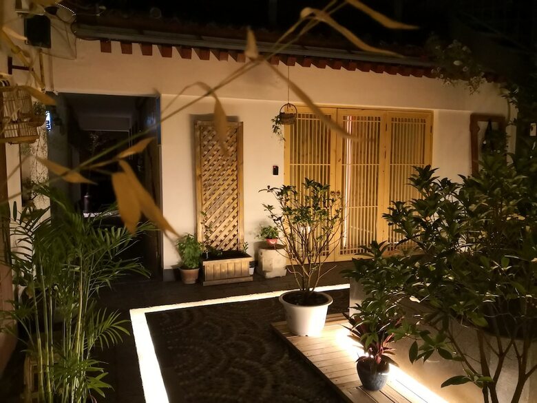 Hostal Simple Palace