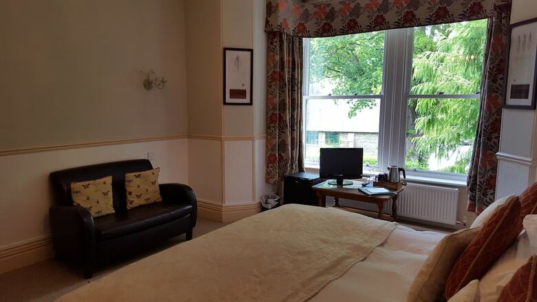 Hotel Fir Trees Guest House