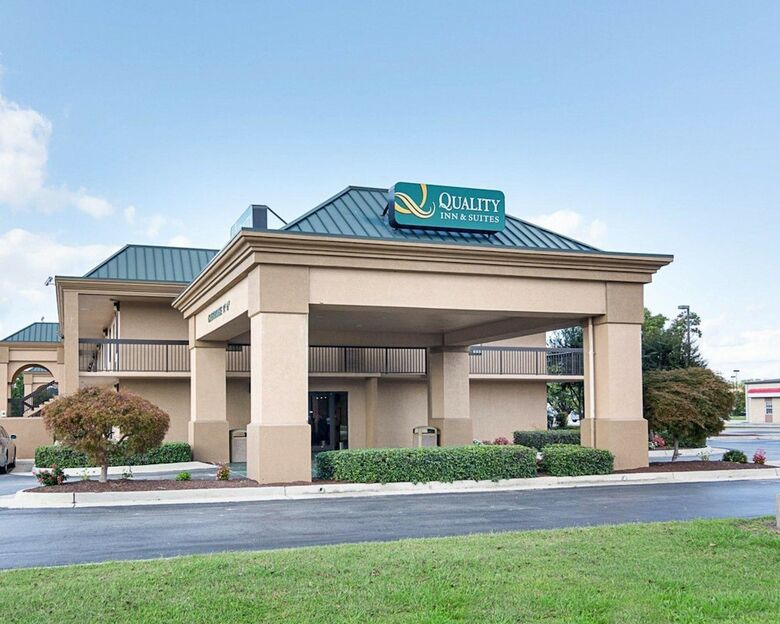 Hotel Quality Inn & Suites