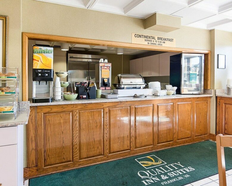 Hotel Quality Inn & Suites