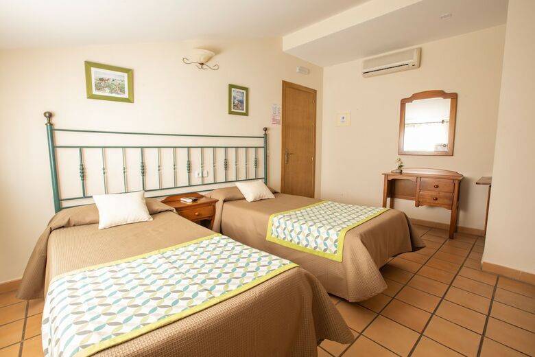 Hotel Hostal Apartamentos El Gallo