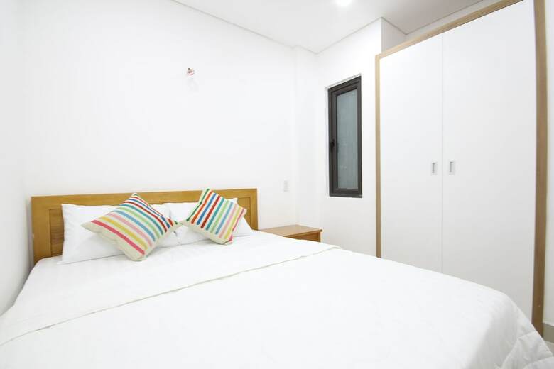 Smiley Apartment 11a