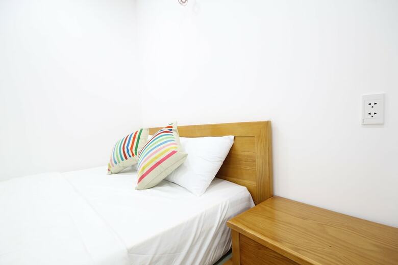 Smiley Apartment 11a