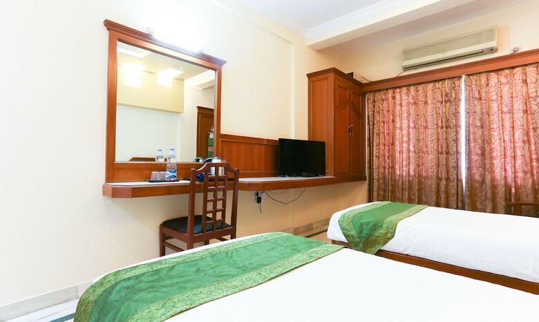 Hotel Treebo Trend Adarsh Inn Gandhi Nagar