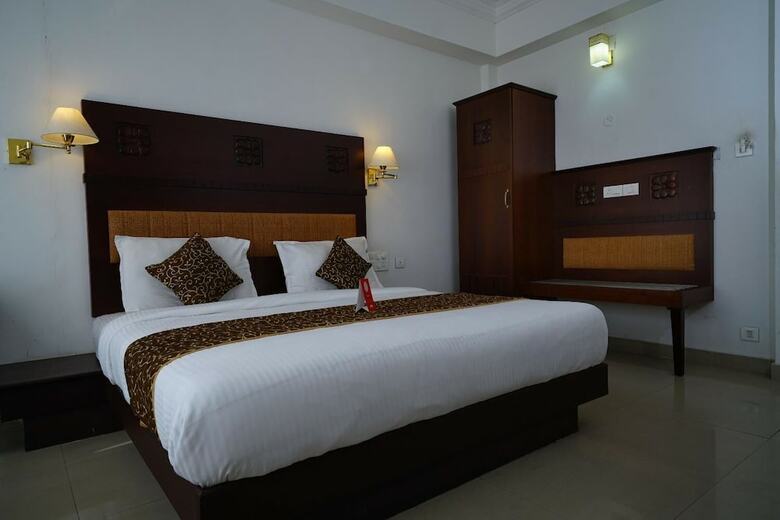 Hotel Chandana Residencys
