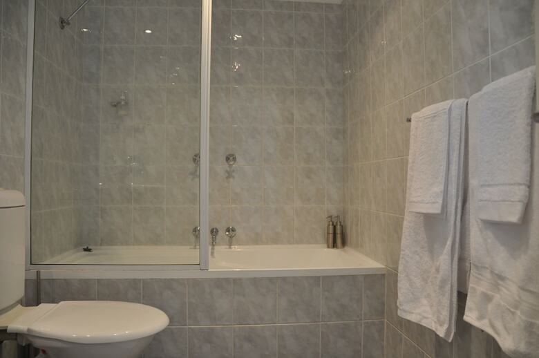 Sydney's Best 3 Bdrm Apartment W Parking