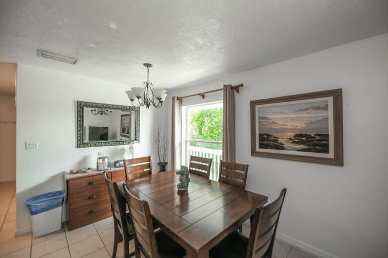 Apartamentos Lj's Cottages By Beachside Management