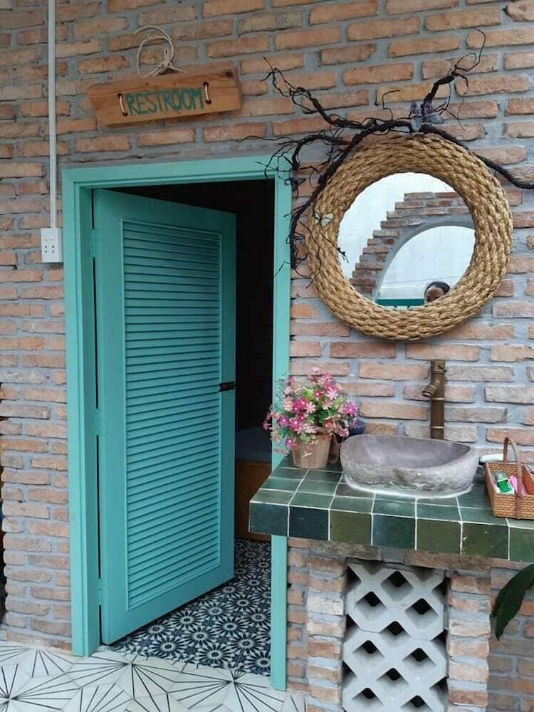 Nam Thi Holiday Home