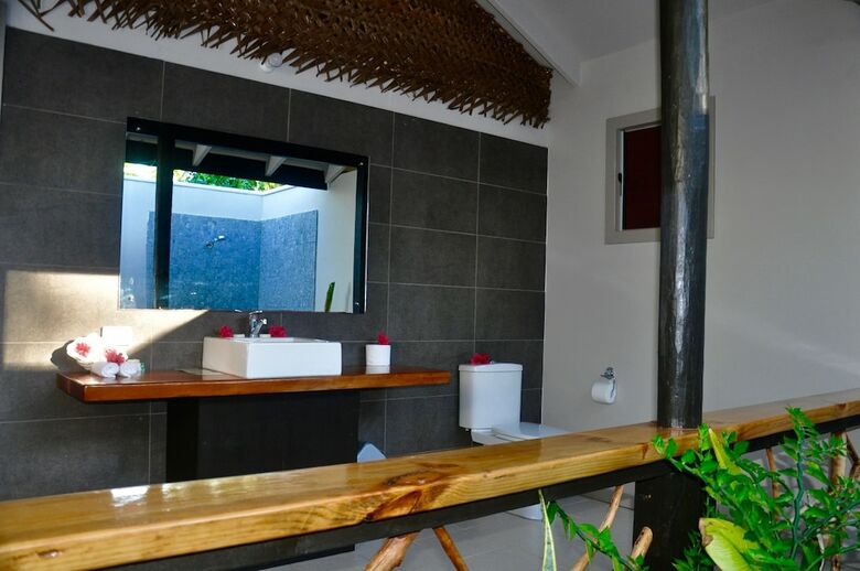 Hotel Coconut Beach Resort