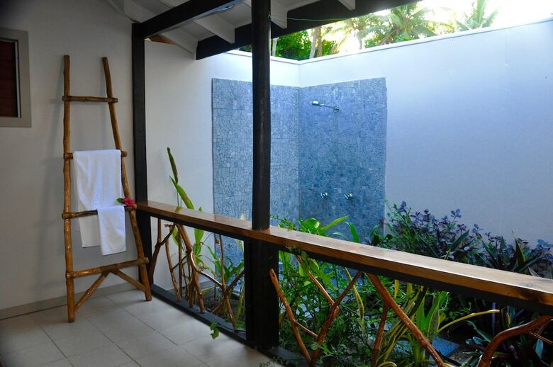 Hotel Coconut Beach Resort