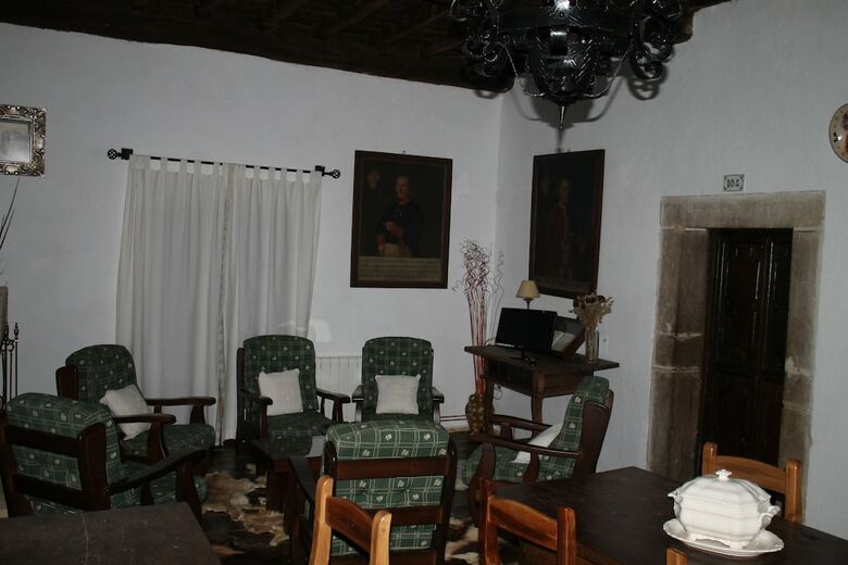 Hostal Casona De Trevi�o