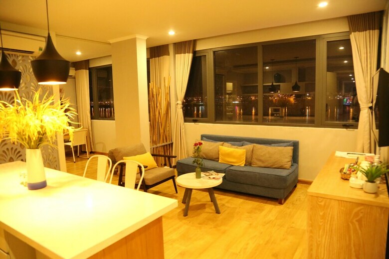 Kaka Hotel Han River